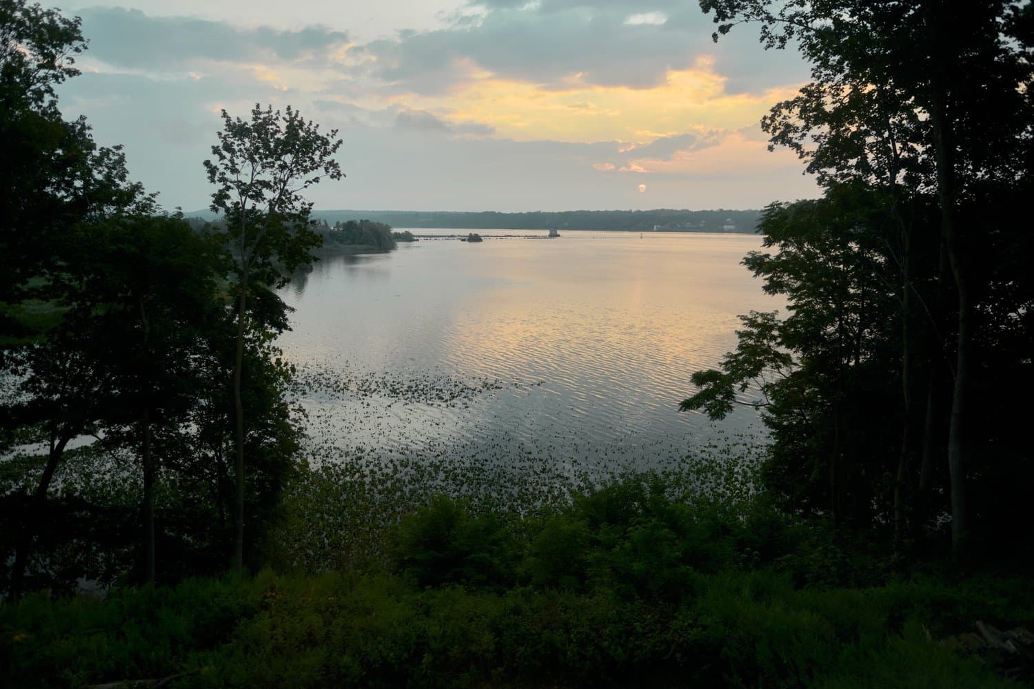 Aerial view of the house and its Hudson River setting